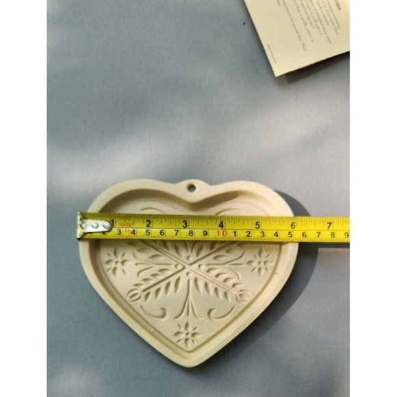 Pampered Chef 2000 Anniversary Heart Cookie Mold - Picture 9 of 10